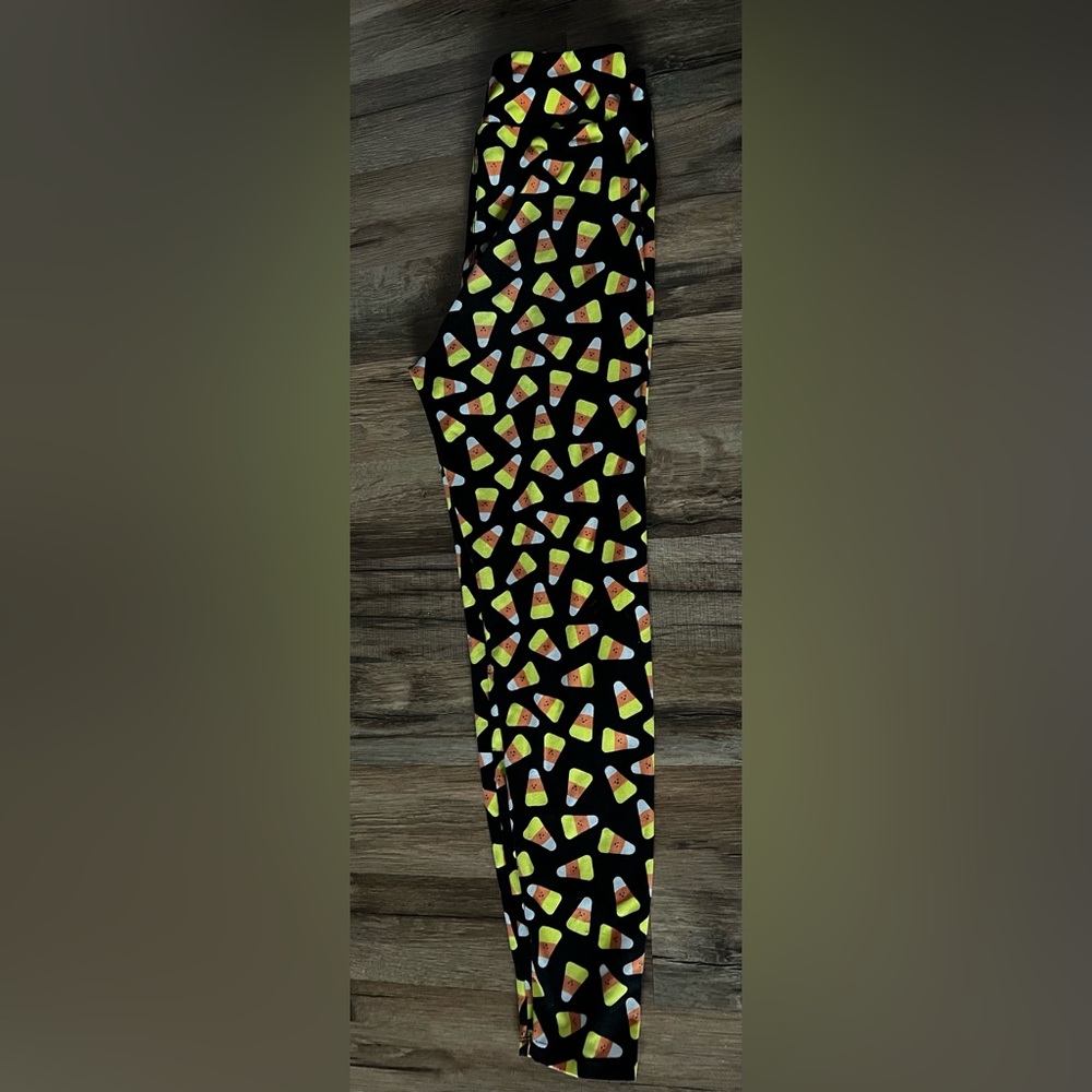 LuLaRoe OS (2-10) Black Orange Gold White Candy Corn Fall Halloween Leggings - Picture 5 of 5